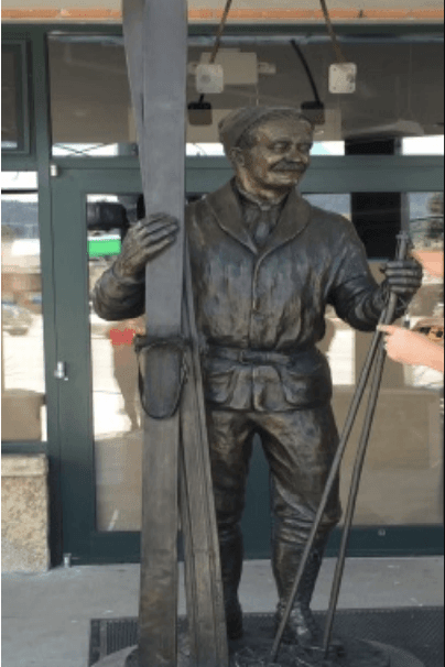 CarlHowelsen sculpture